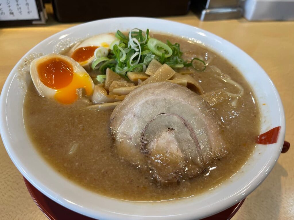 こってりラーメンの神髄、らーめん一作茨木店